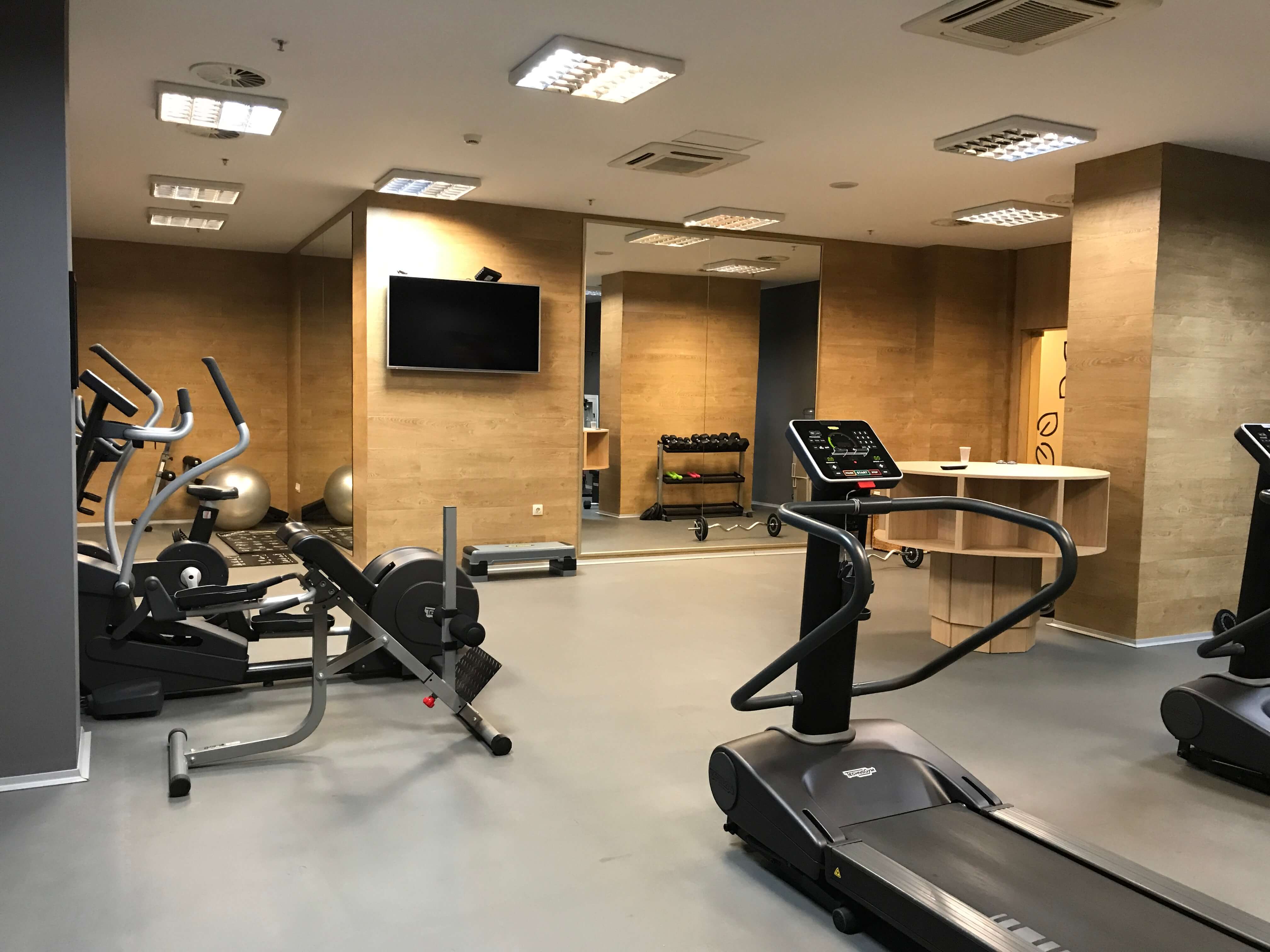 Hotel reviews with 24-hour gym